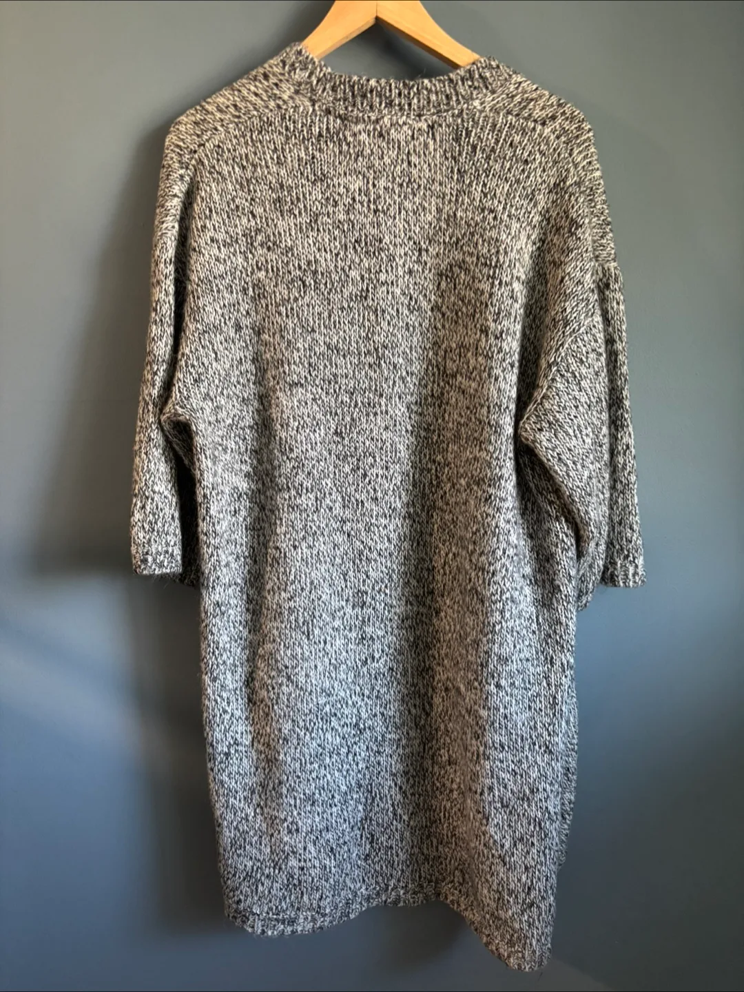H&M Grey Knit Cardigan - Size M image indicator(6)