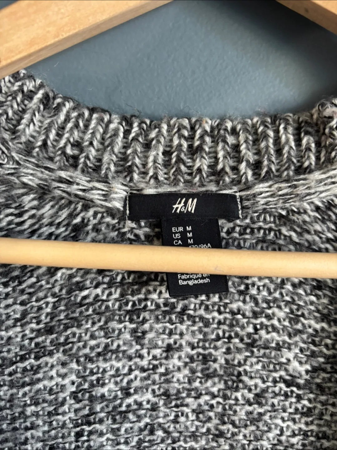 H&M Grey Knit Cardigan - Size M image indicator(2)