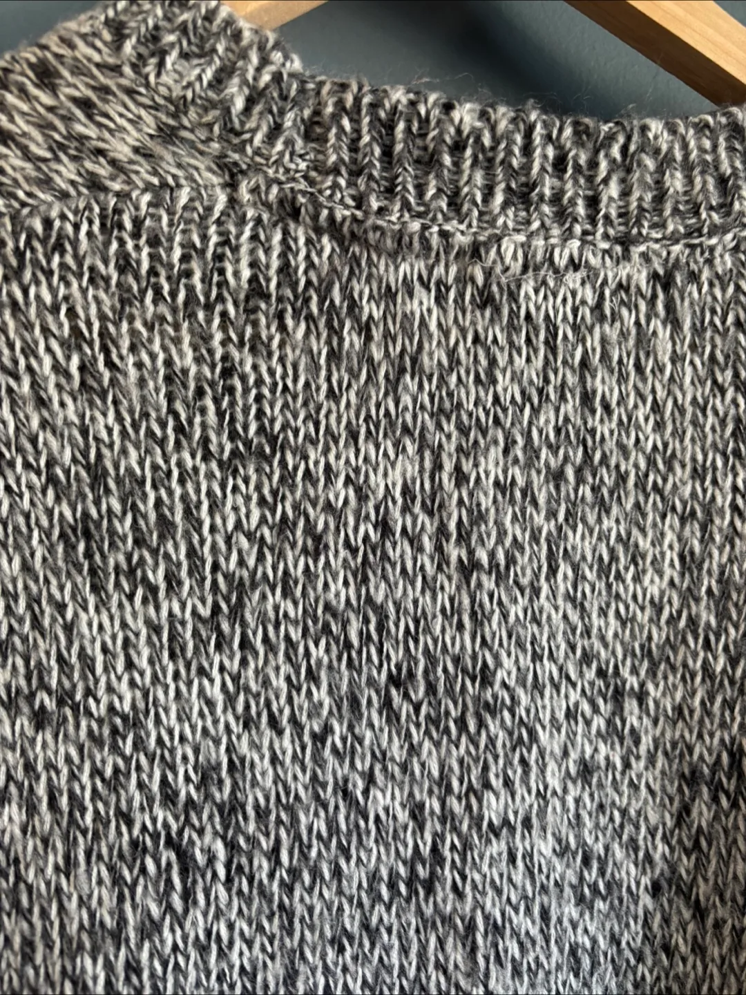 H&M Grey Knit Cardigan - Size M image indicator(7)