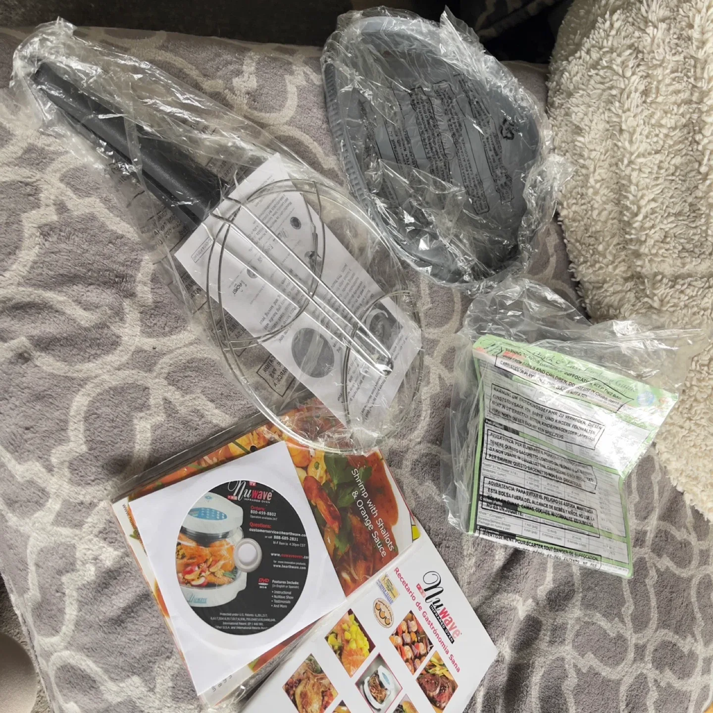 White NuWave Oven with Accessories image indicator(2)