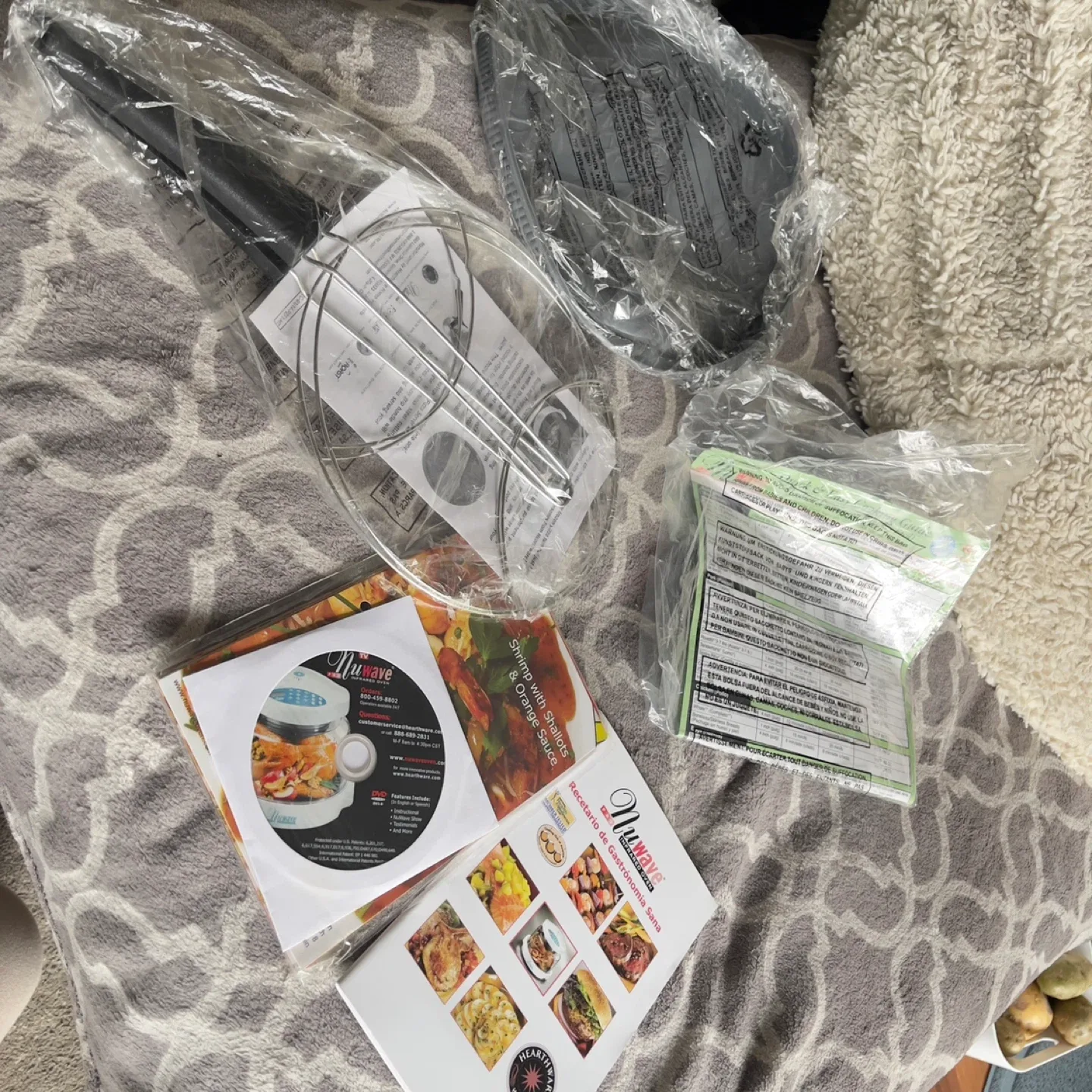 White NuWave Oven with Accessories image indicator(5)