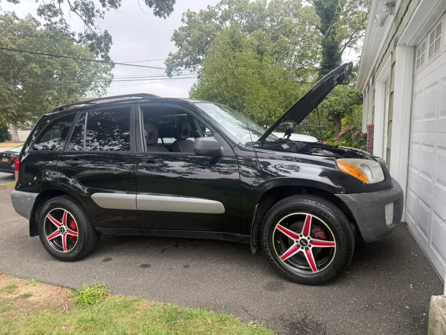 Toyota RAV4 SUV image indicator(3)