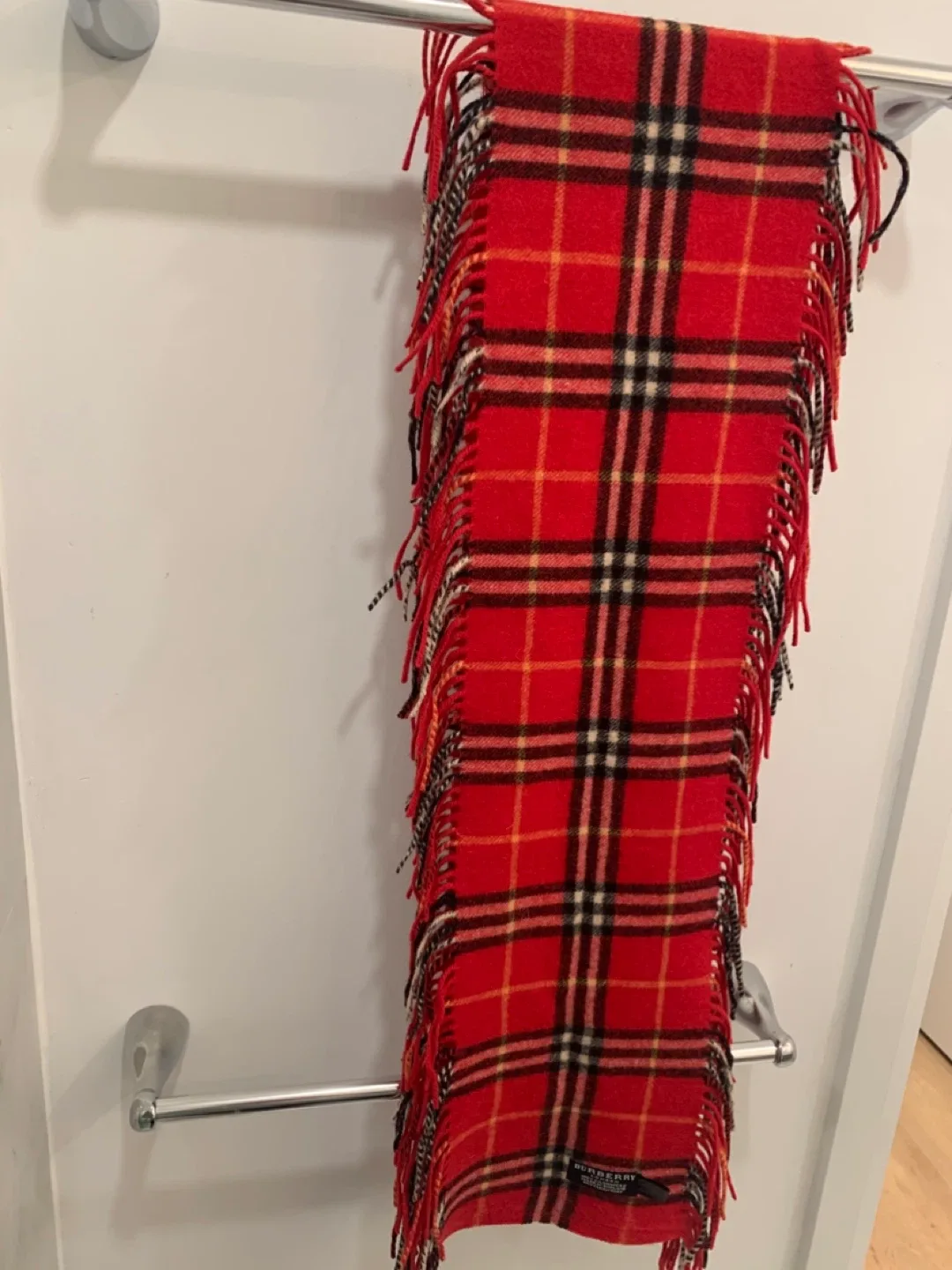 🔥 100% Authentic Burberry Novacheck  Cashmere Happy Scarf 🔥 image indicator(5)