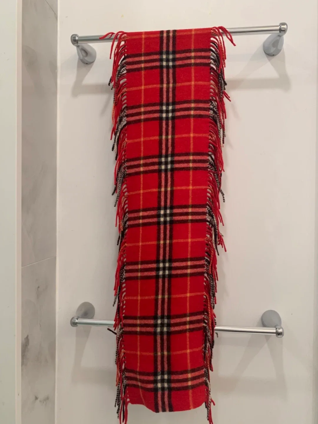 🔥 100% Authentic Burberry Novacheck  Cashmere Happy Scarf 🔥 image indicator(3)