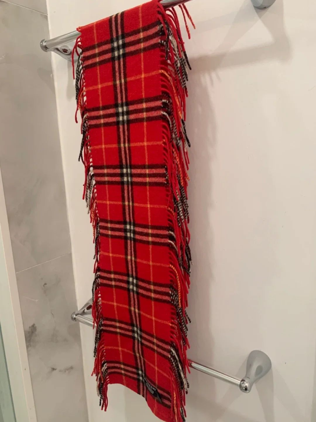 🔥 100% Authentic Burberry Novacheck  Cashmere Happy Scarf 🔥 image indicator(7)