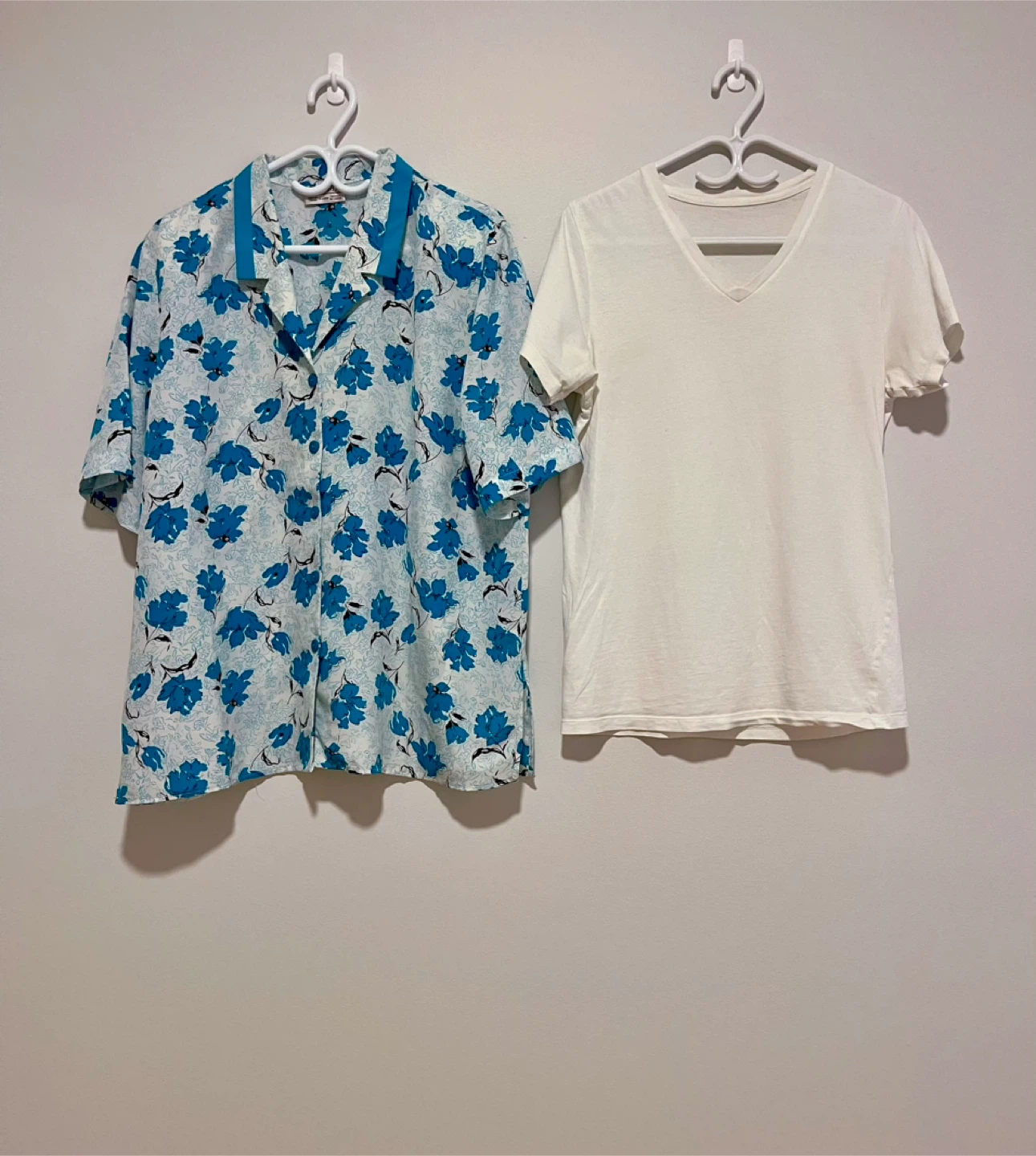 Dallaird's Floral shirt & Calvin Klein T-shirt-Size M