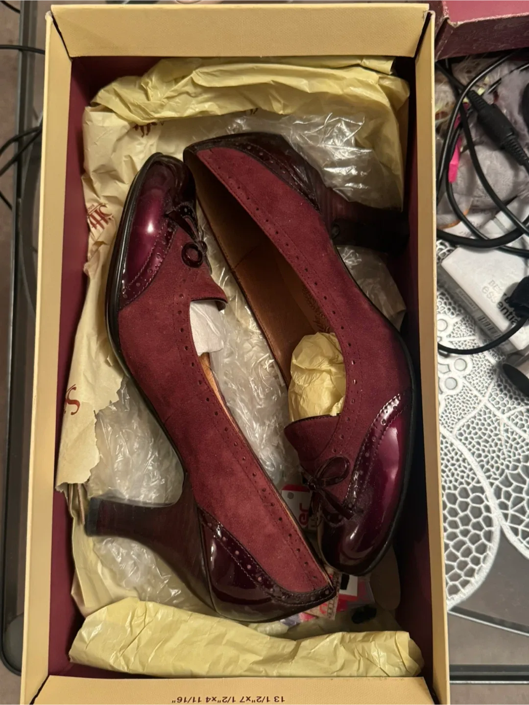 Söfft Burgundy Heels - Size 40 EU or 9 US image indicator(6)