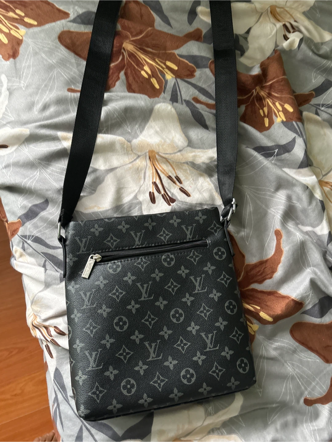 Louis Vuitton Black  Bag - photo 2