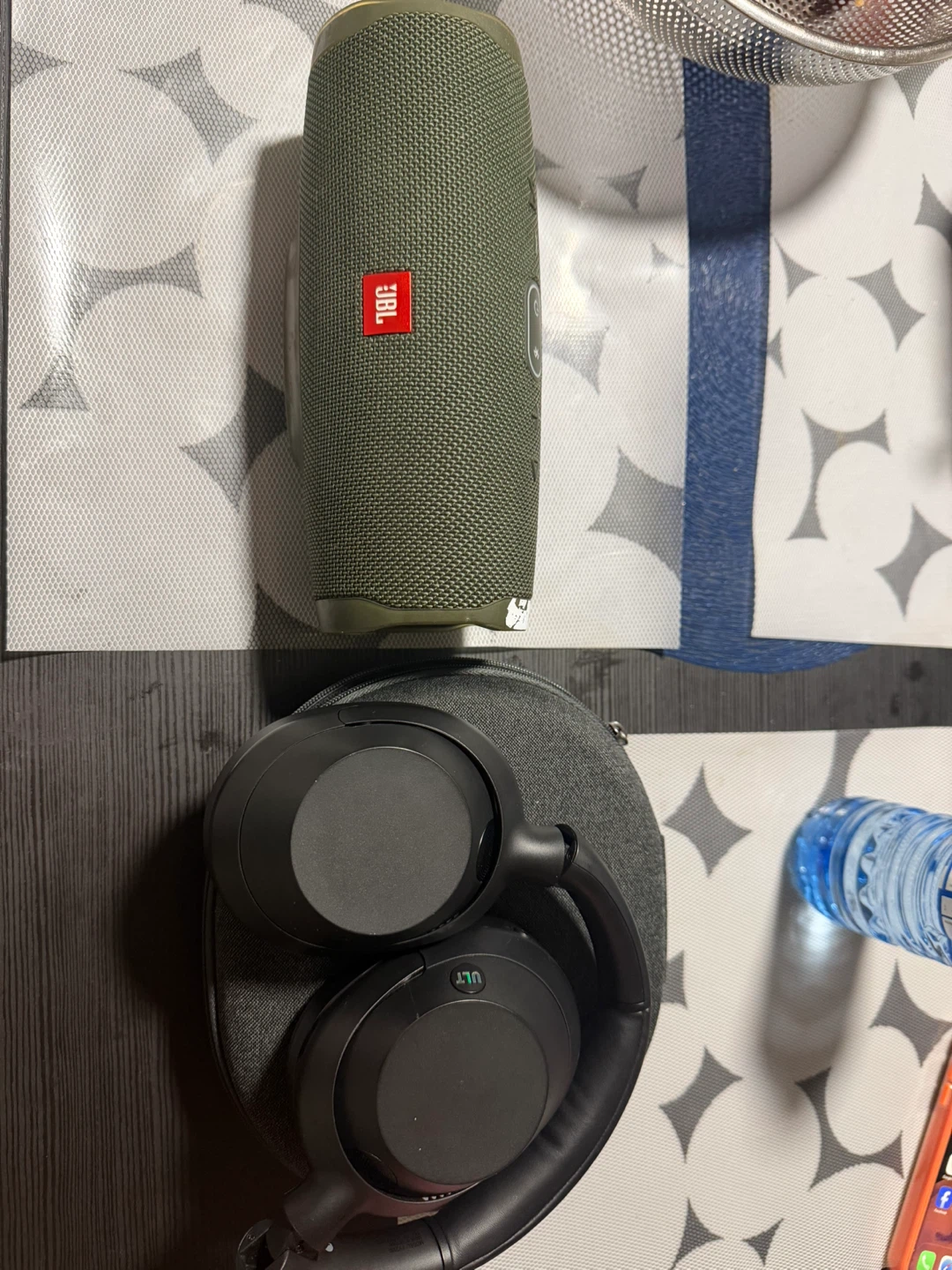 JBL Charge 5 Olive Green & Sony WH-ULT900N Headphones