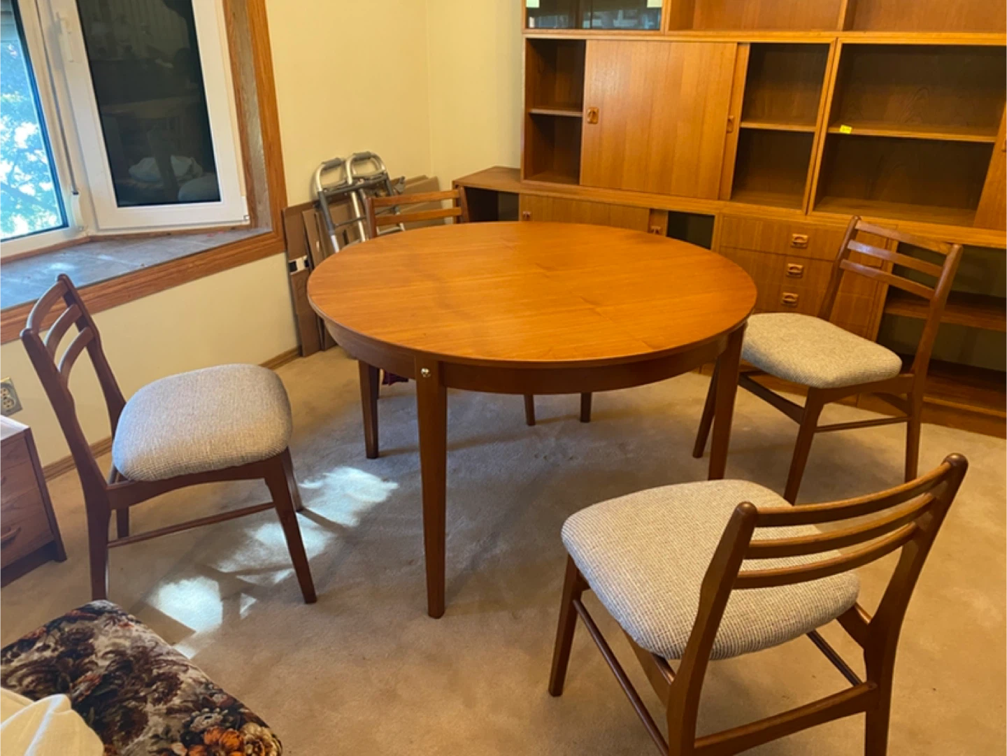 Teak Round Dining Table with 4 Chairs and 2 inserts.