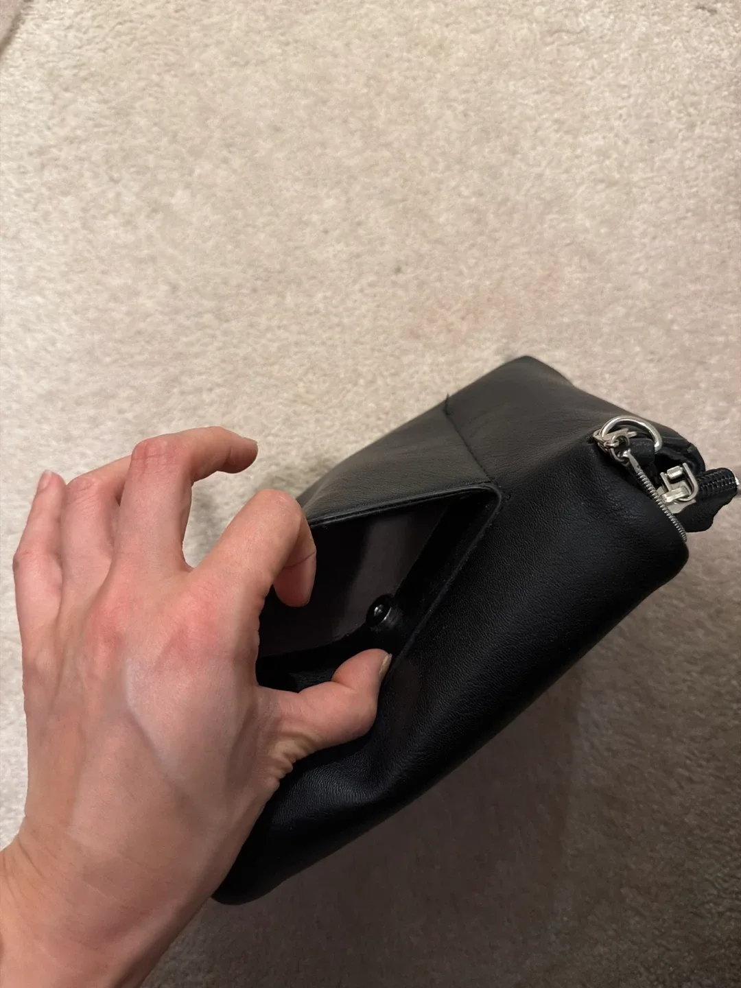 Black Chain Strap Shoulder Bag image indicator(5)