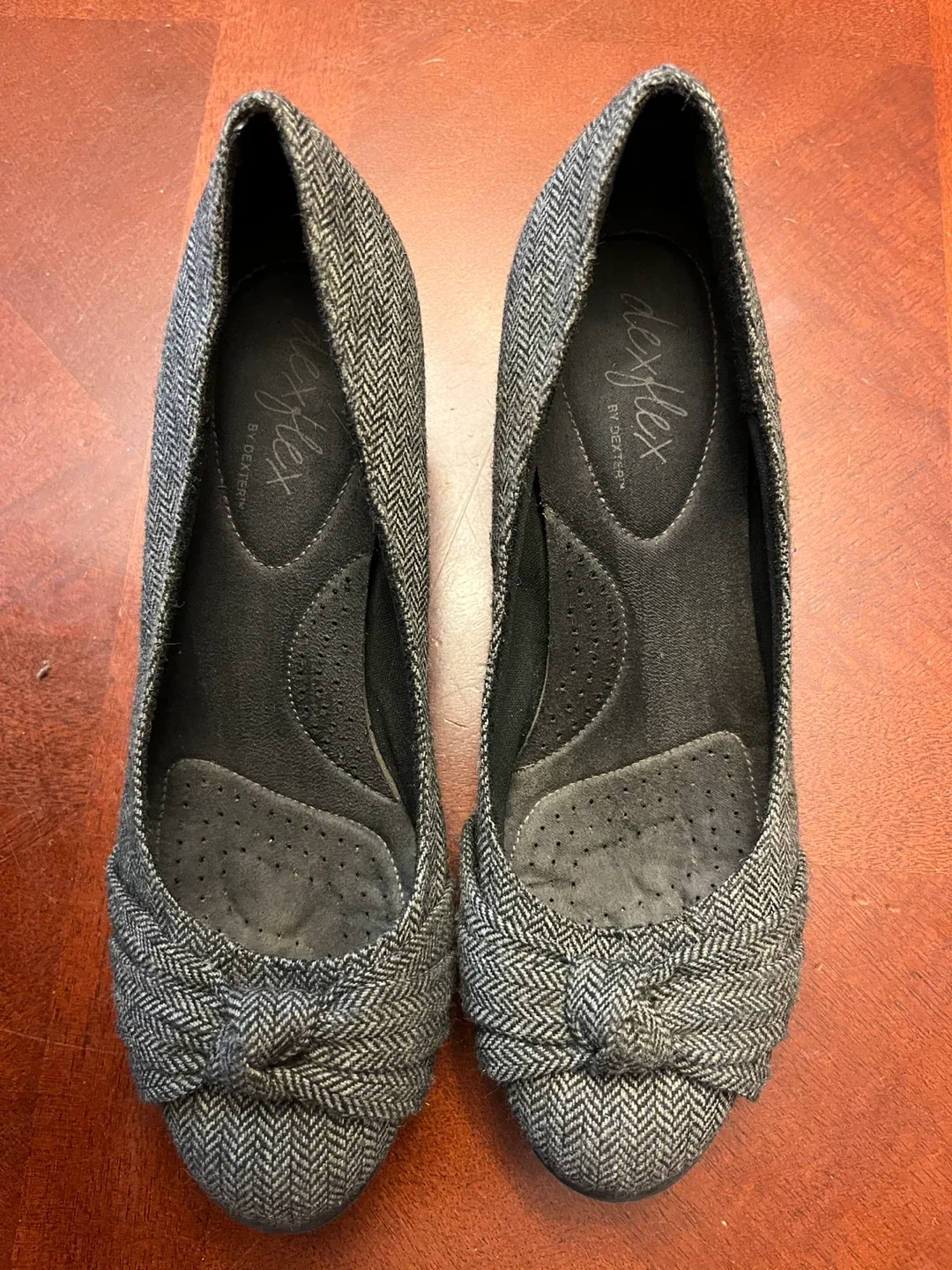 DexFlex Comfort women’s 8 wedge heels, grey herringbone image indicator(2)