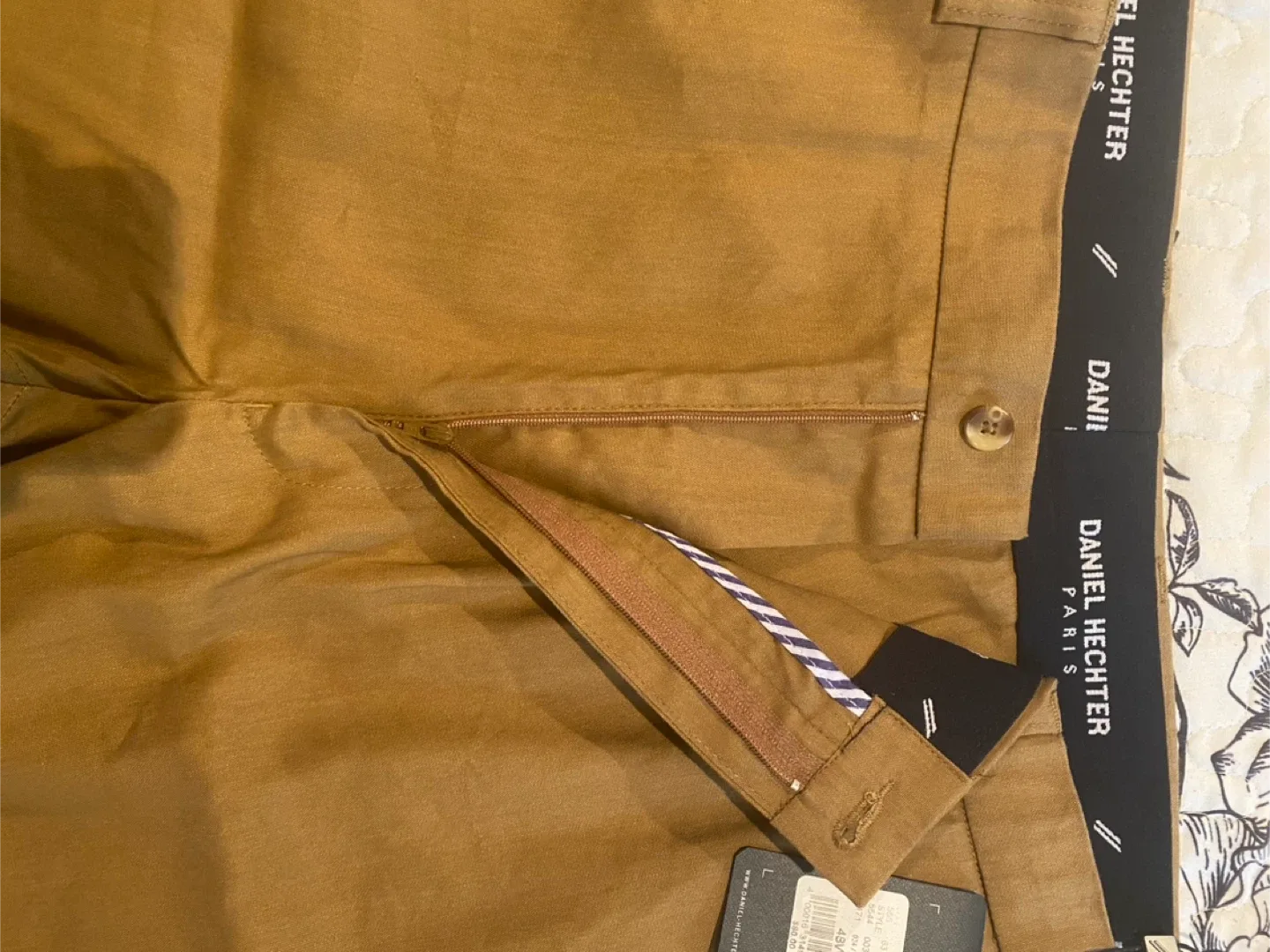 Daniel Hechter Tan Shorts - Size 48W - New with Tags image indicator(4)