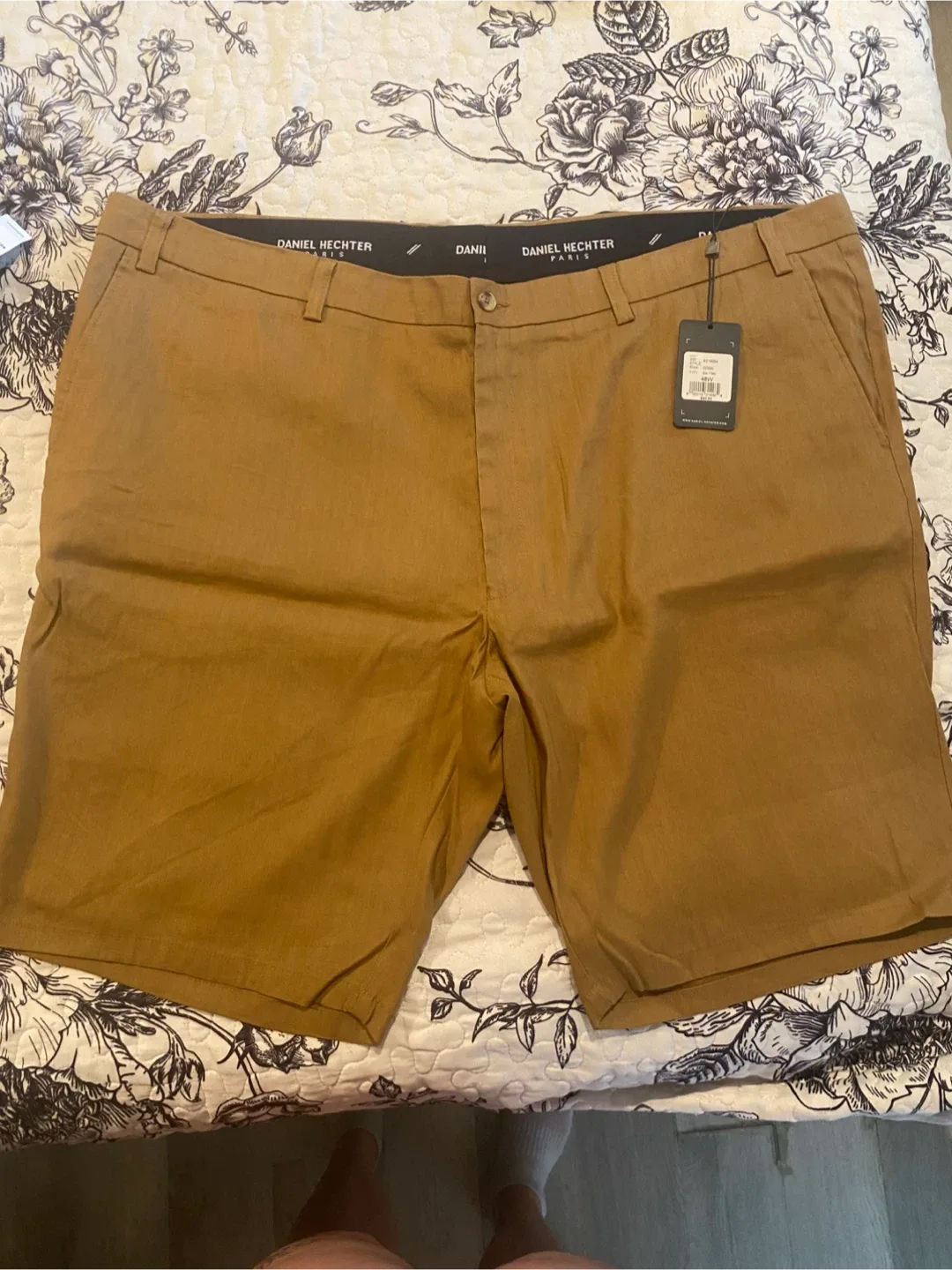 Daniel Hechter Tan Shorts - Size 48W - New with Tags image indicator(3)