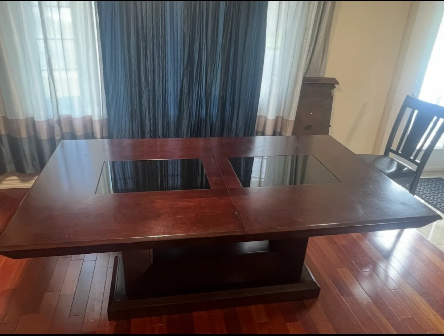 Extendable Dining Table image indicator(4)