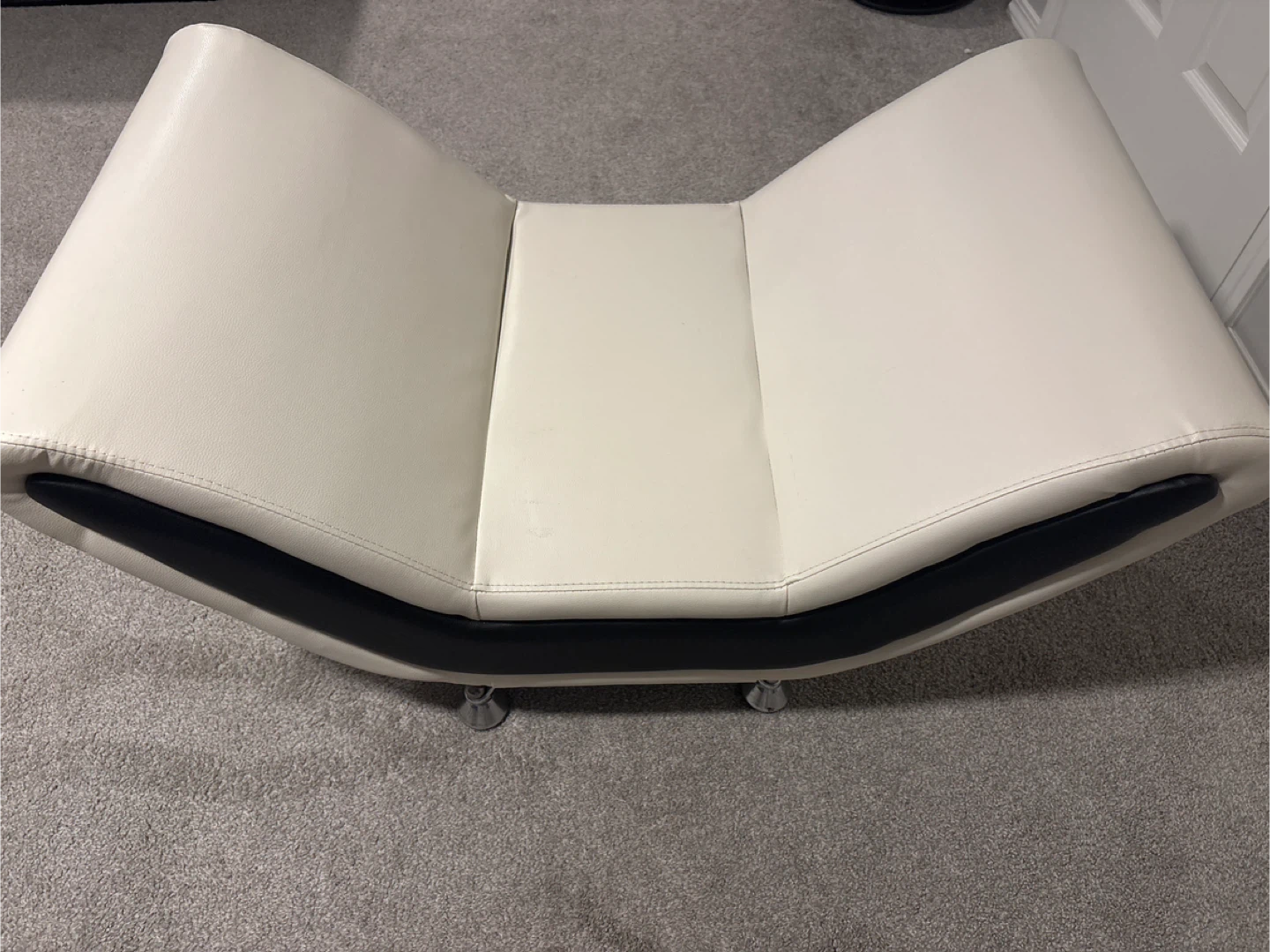 Modern Lounge Chair - Cream & Black - photo 2