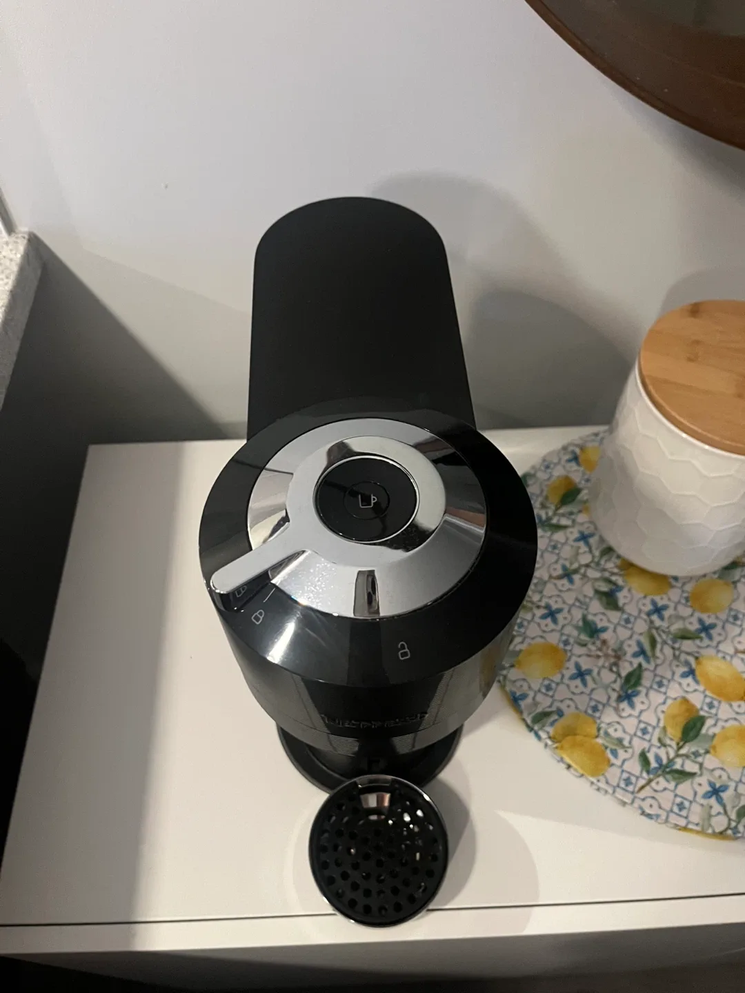 Nespresso Vertuo Next Coffee Machine - Black image indicator(2)