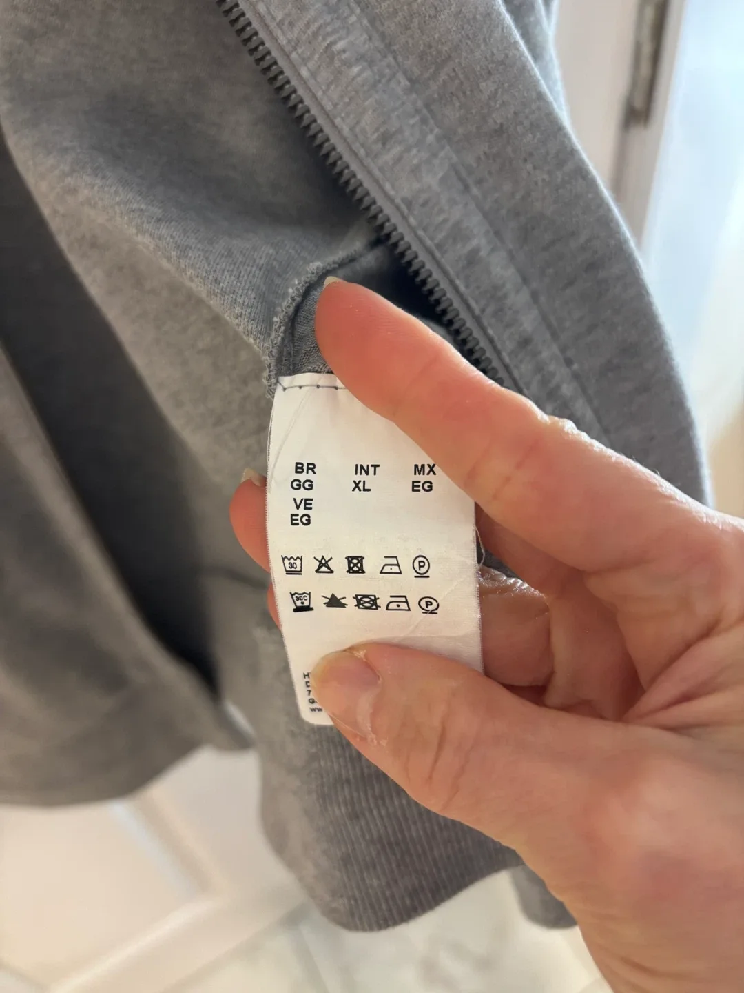 Hugo Boss Grey Zip Up Jacket - Size XL image indicator(4)