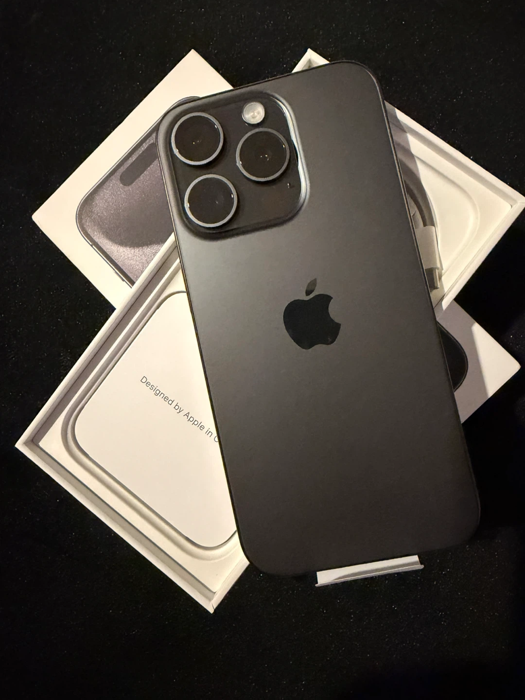 Apple iPhone 15 Pro - photo 2