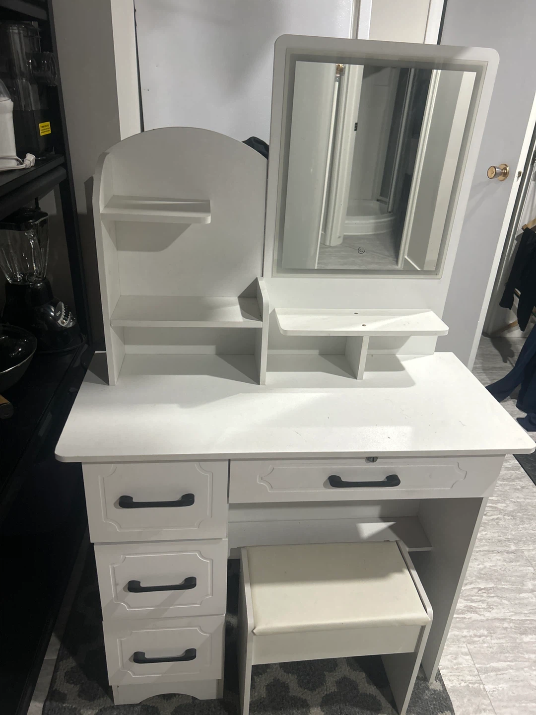 White vanity with light up mirror