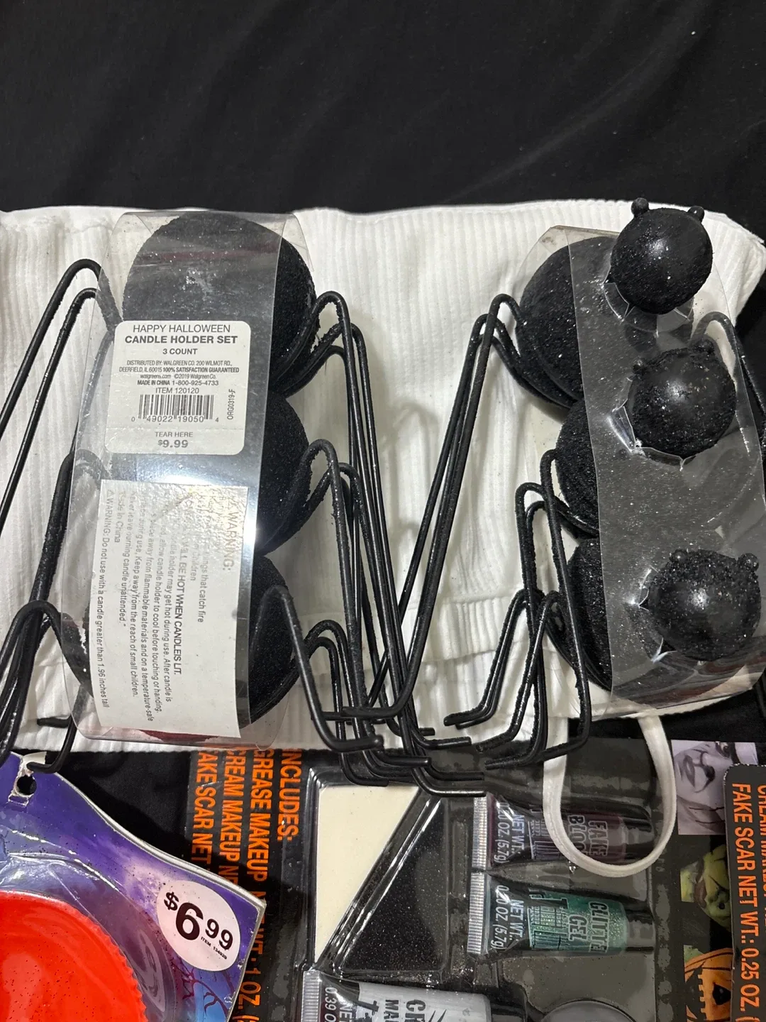 Halloween Makeup Kit & Pumpkin Carving Set image indicator(4)