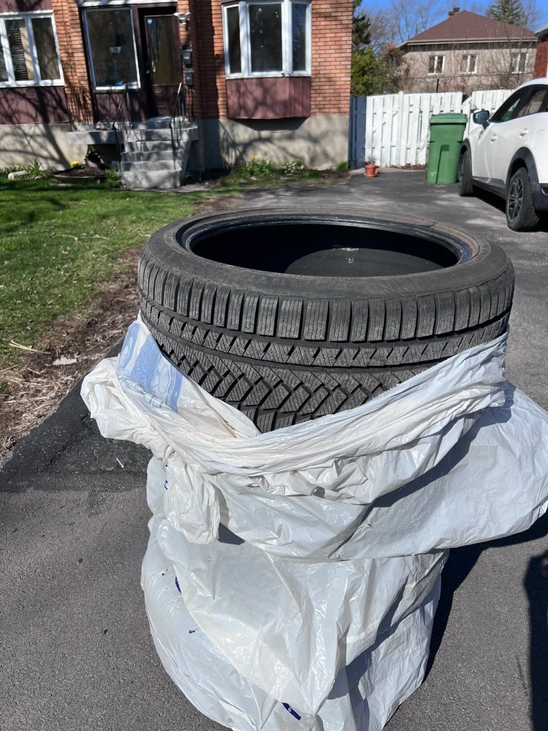 Continental 255/40 R19 Winter Tire for sale image indicator(7)