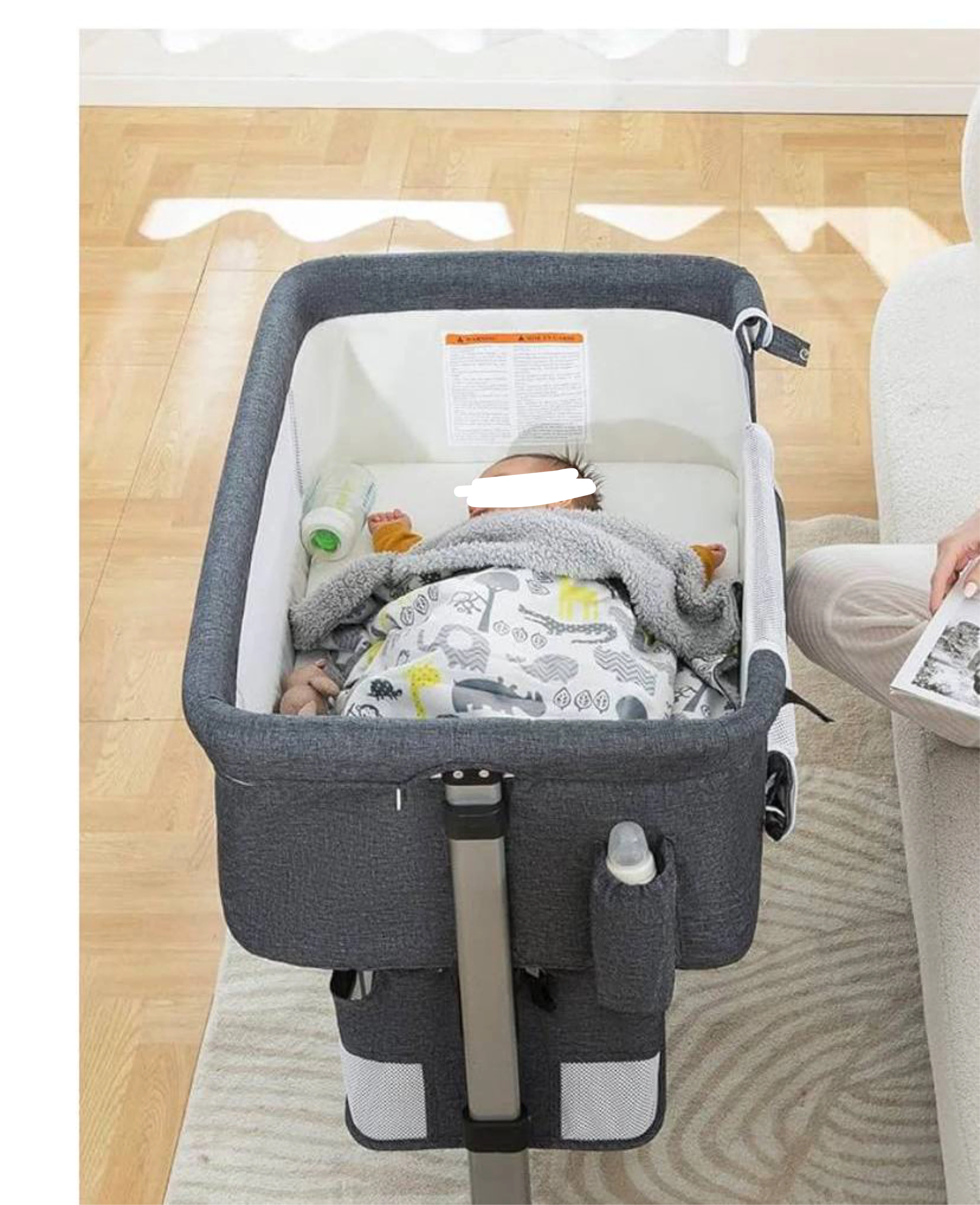 MOVING SALE‼️Baby Bassinet