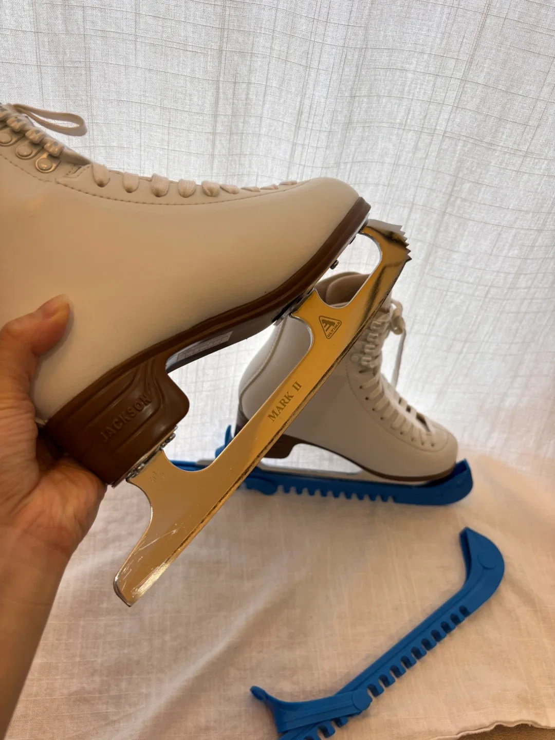 Jackson Ultima Mystique Women’s/Girls Figure Ice Skates – Size 5 image indicator(3)