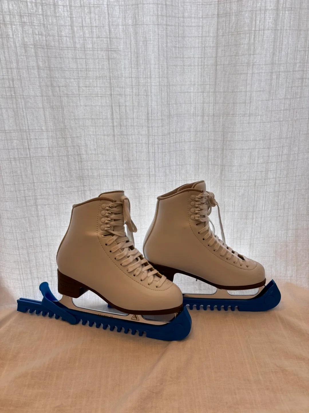 Jackson Ultima Mystique Women’s/Girls Figure Ice Skates – Size 5 image indicator(2)