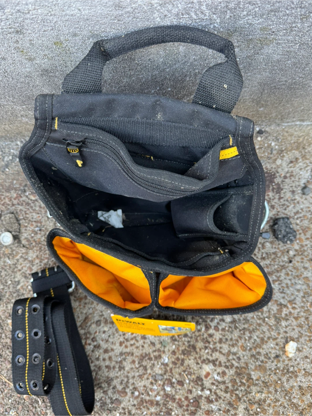 DEWALT 6-Pocket Nylon Framer's Nail & Tool Bag with Belt - photo 2