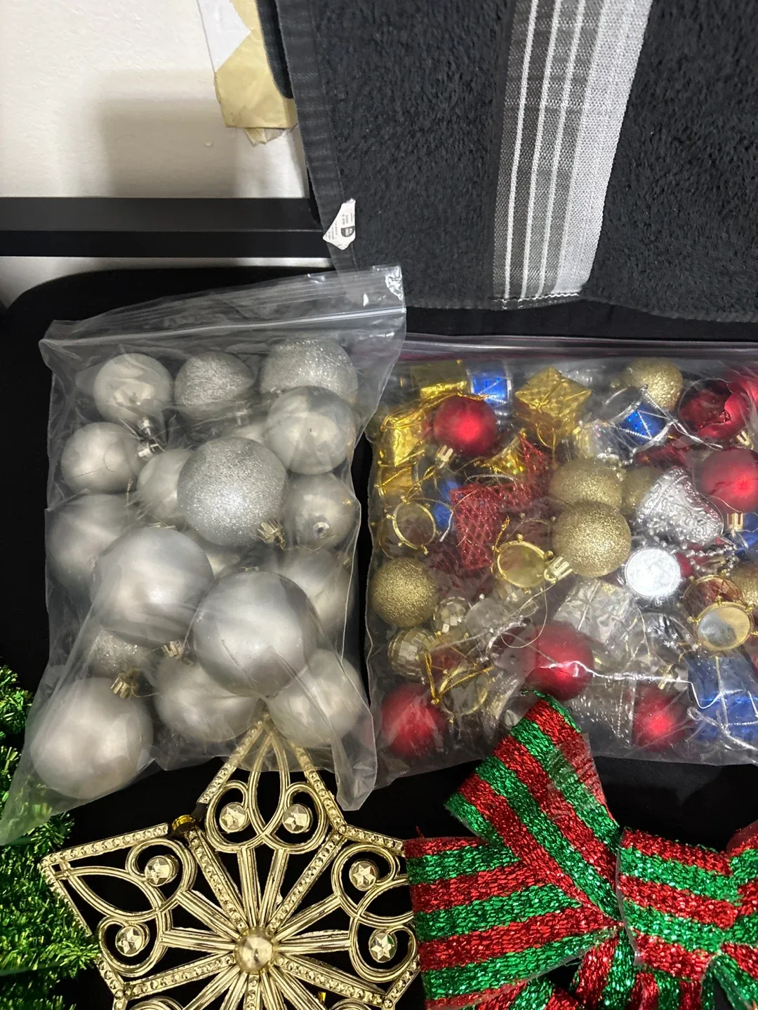 Christmas Ornaments & Decorations image indicator(2)