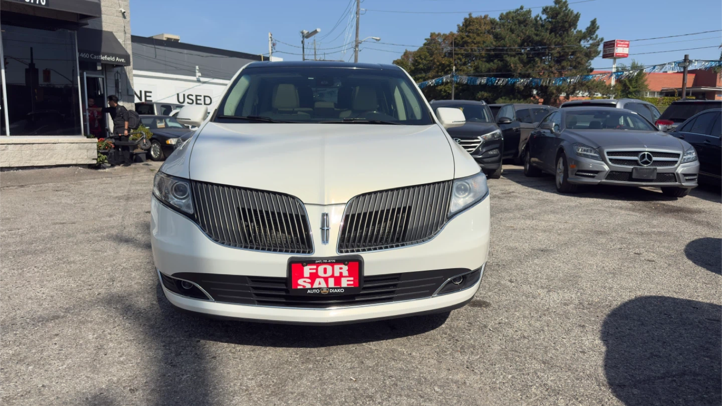 2013 Lincoln MKT White SUV AWD