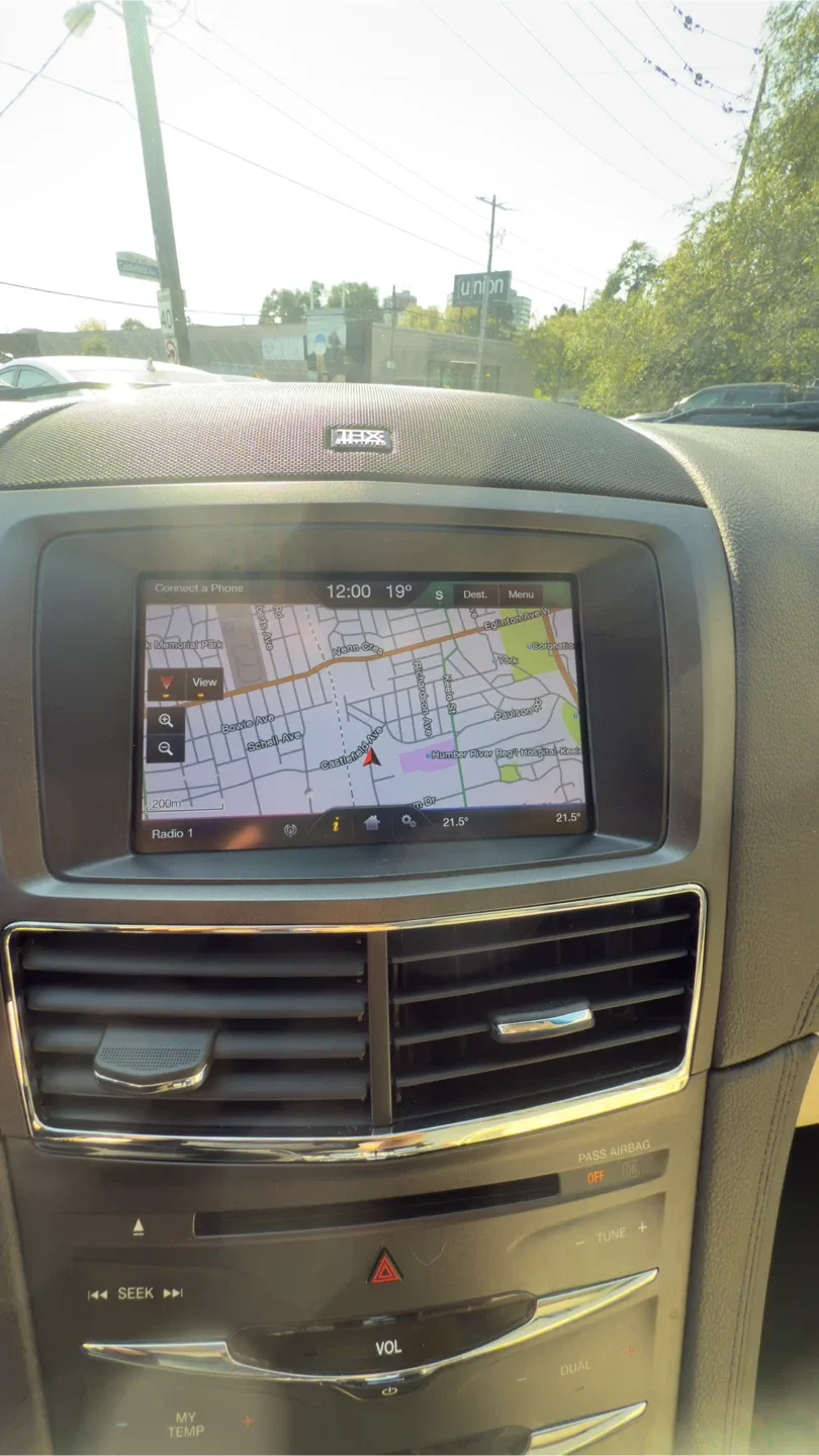 2013 Lincoln MKT White SUV AWD image indicator(9)