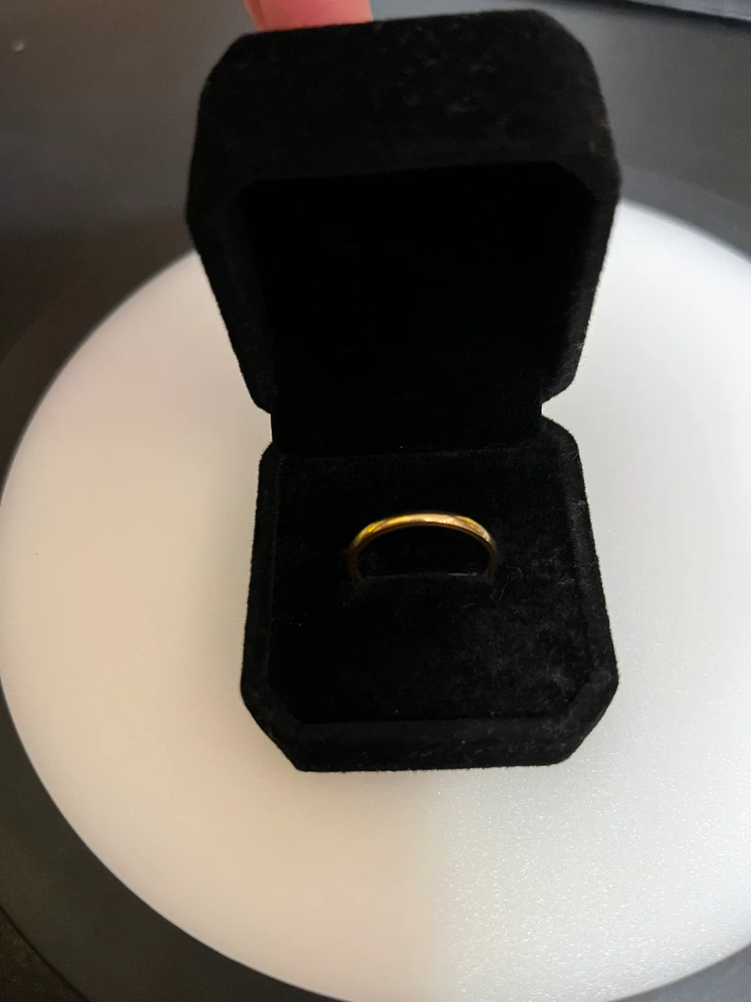 Tesori & Co 10k Gold Band (size 9) image indicator(2)