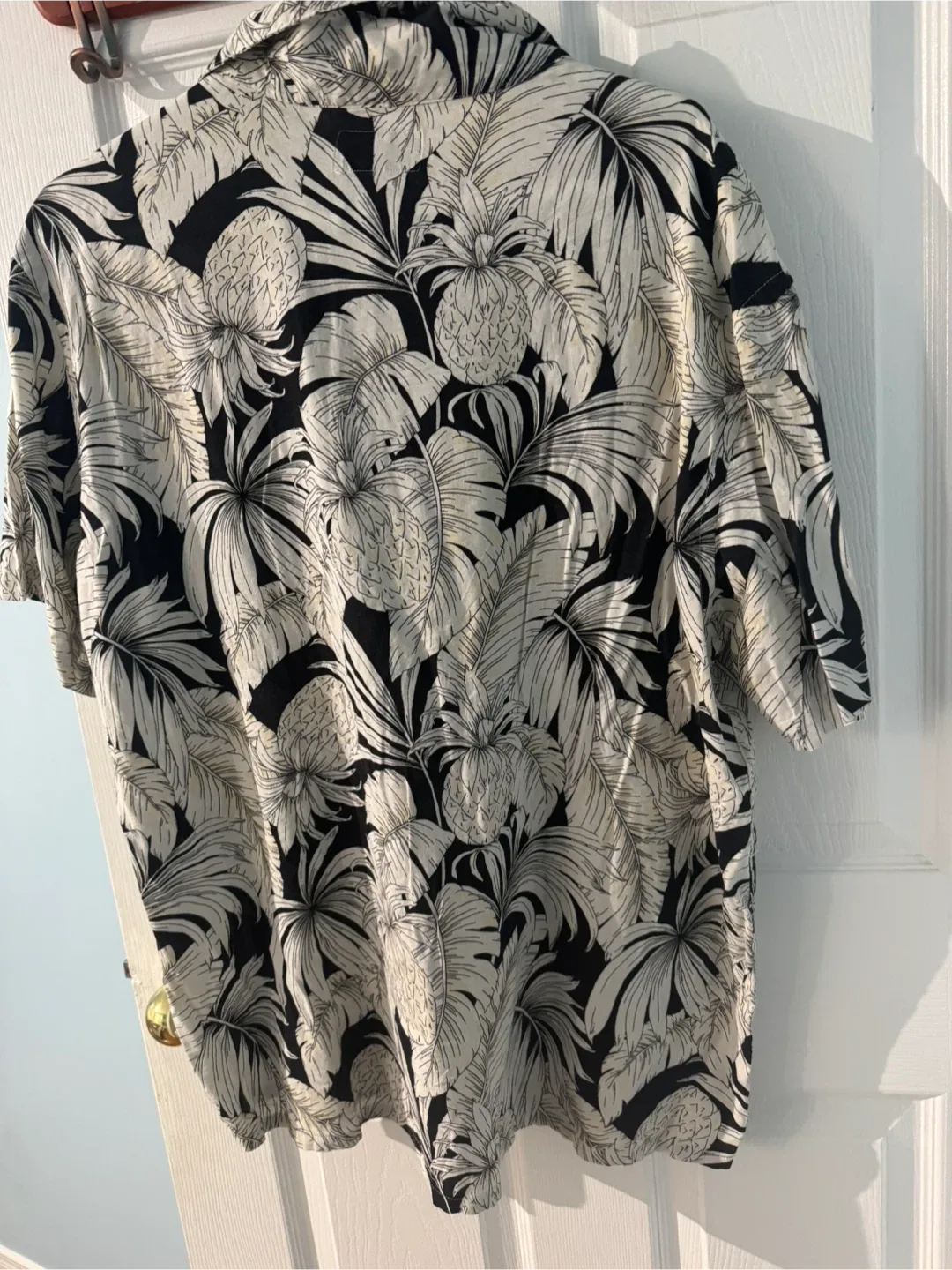 🧡 Old Navy Hawaiian Shirt - Size L image indicator(2)