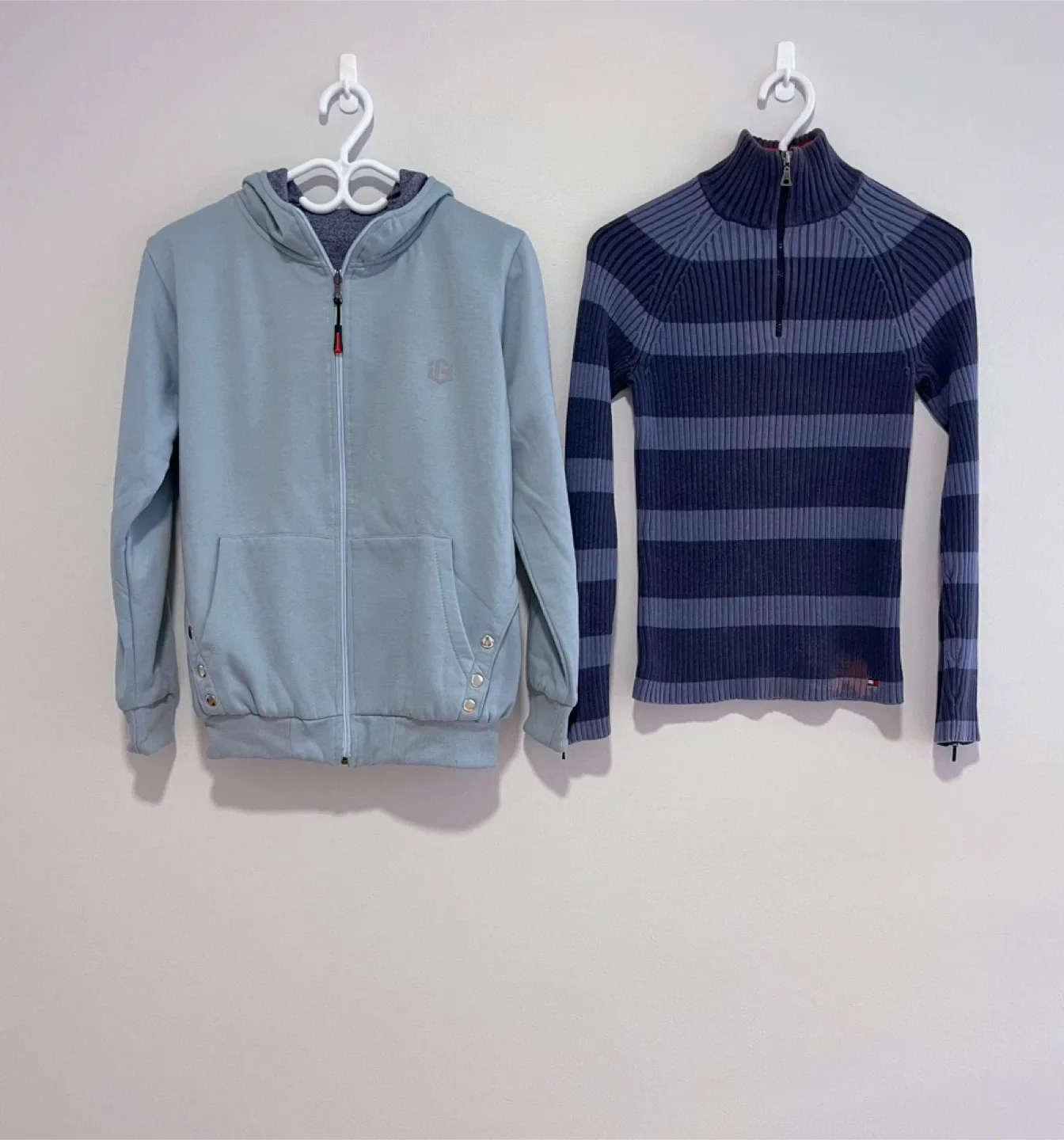 Men’s Tommy Hilfiger Sweater & Blue Zip Hoodie-Size S thumbnail