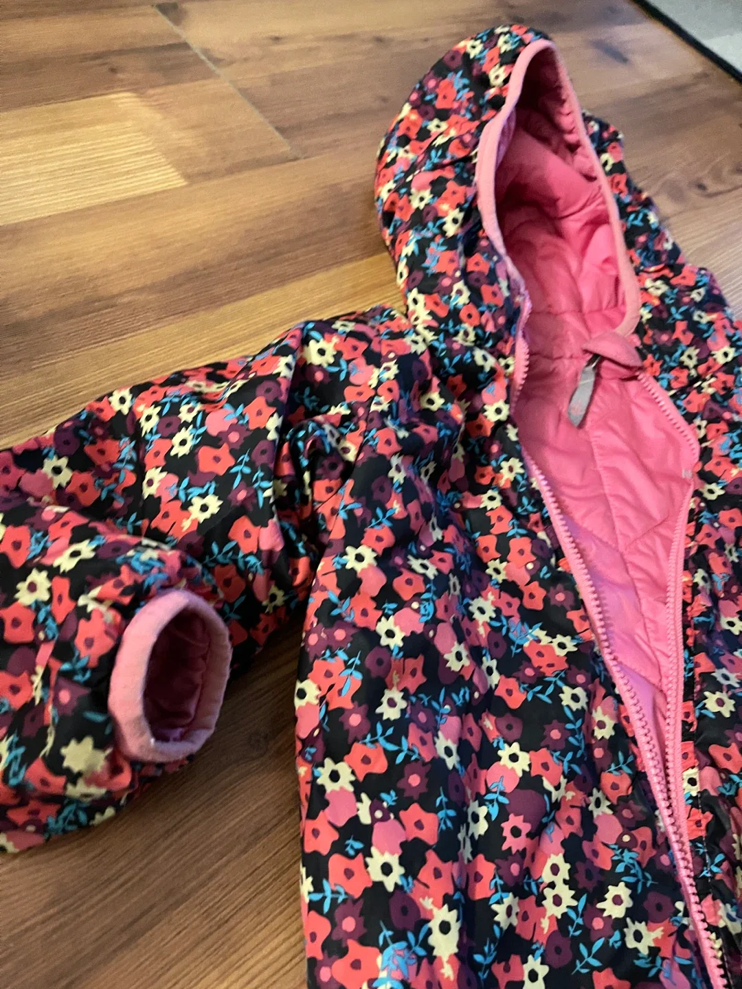 The North Face Reversible Floral/Pink Jacket image indicator(3)