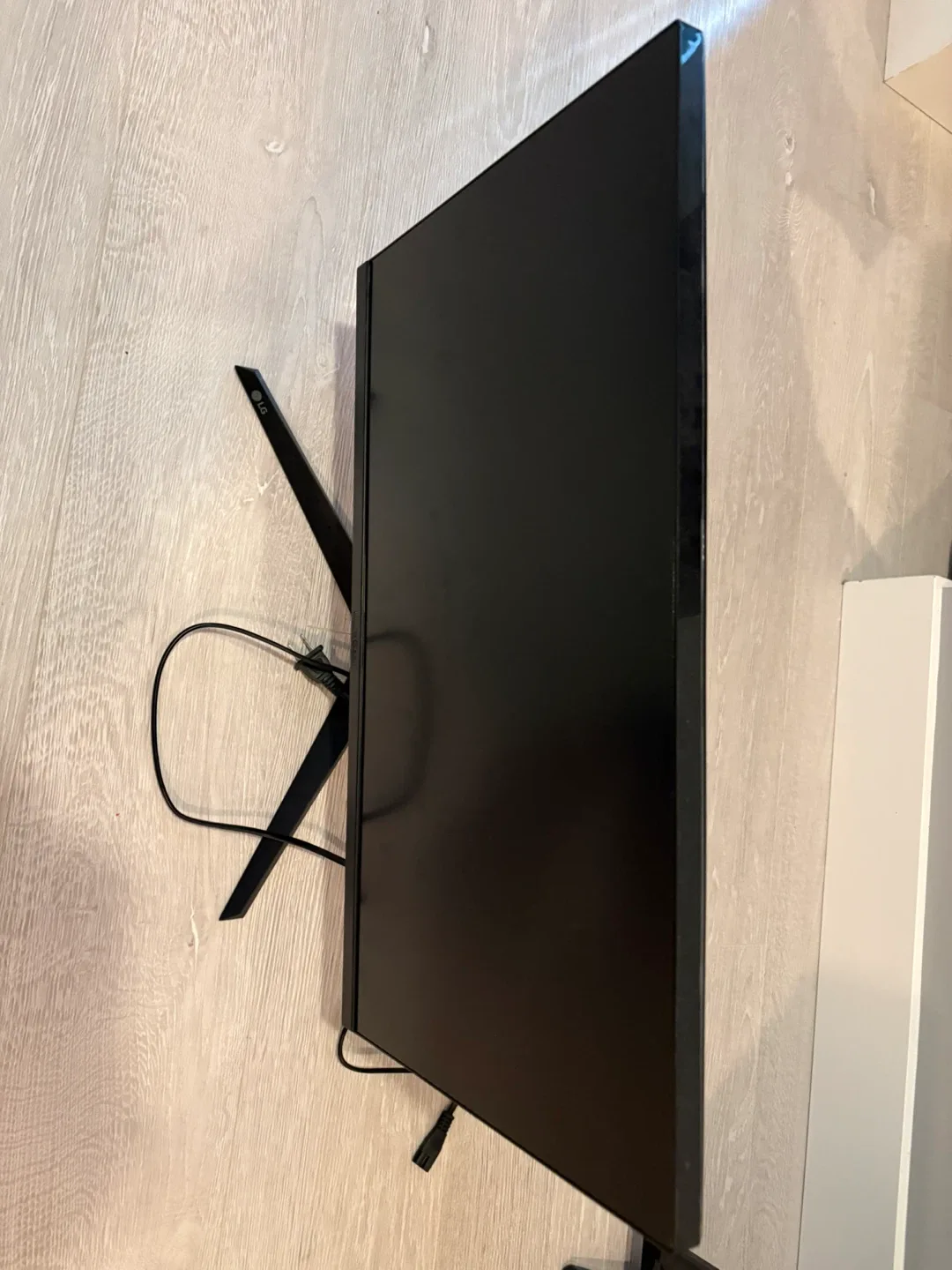 LG 24GQ50F-B 24" Gaming Monitor thumbnail