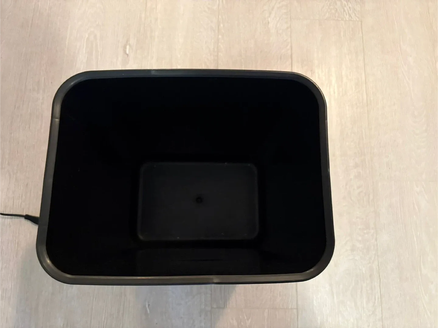 Black Trash Can image indicator(2)