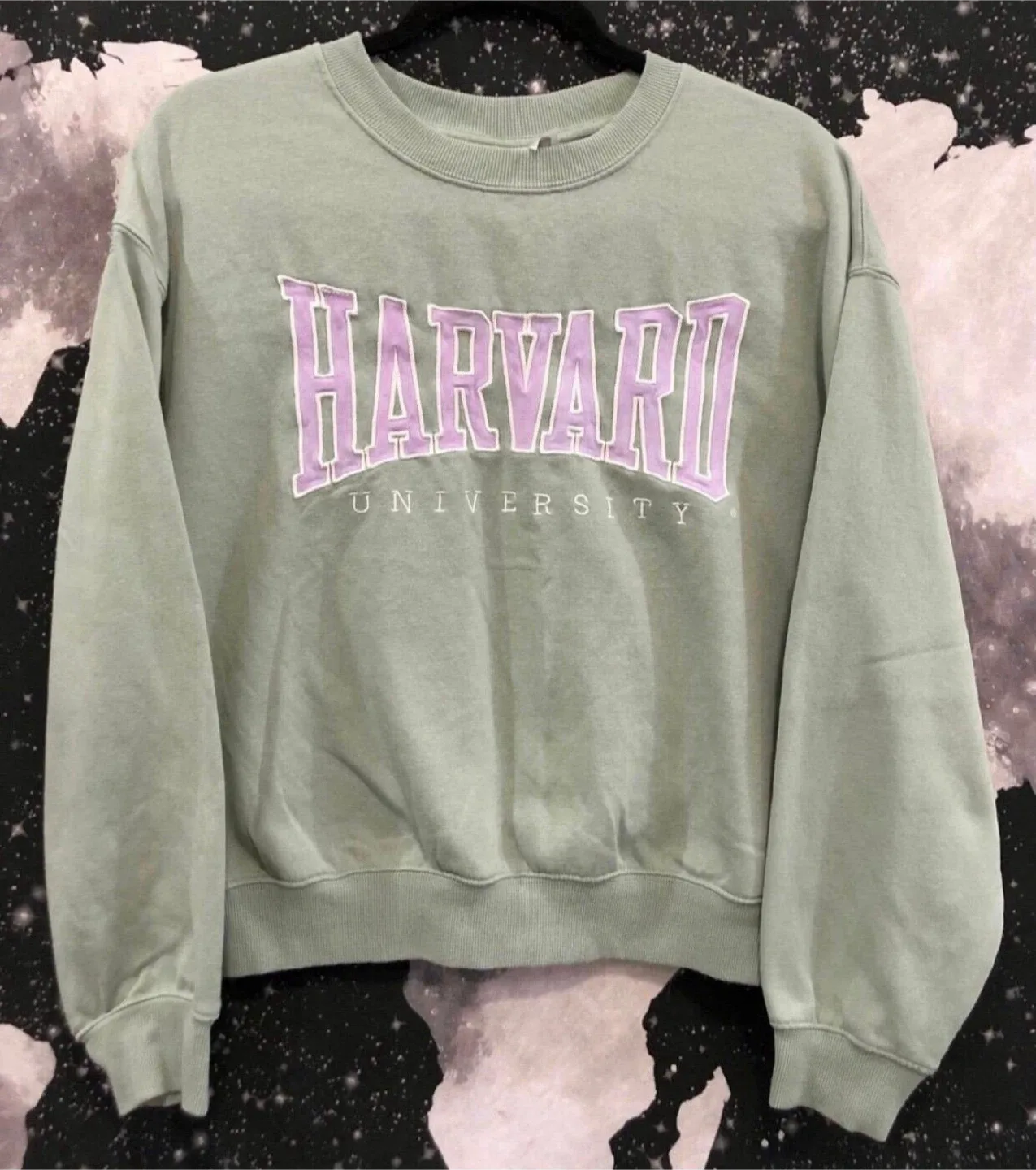 Harvard University Women’s crop sweatshirt