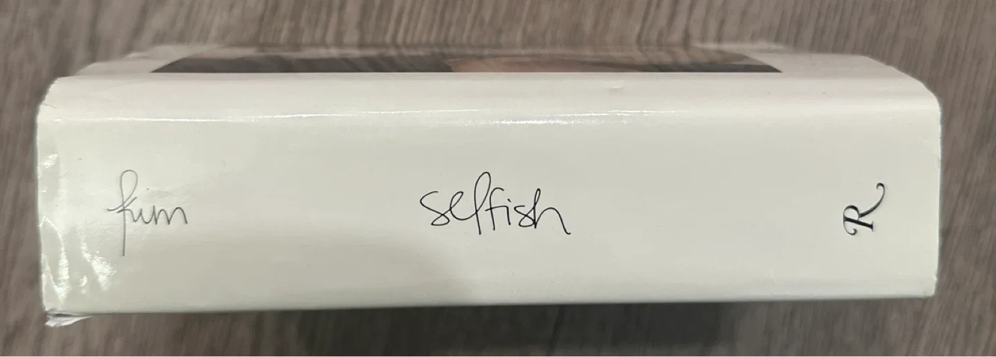 Selfish by Kim Kardashian Rizzoli Book image indicator(2)