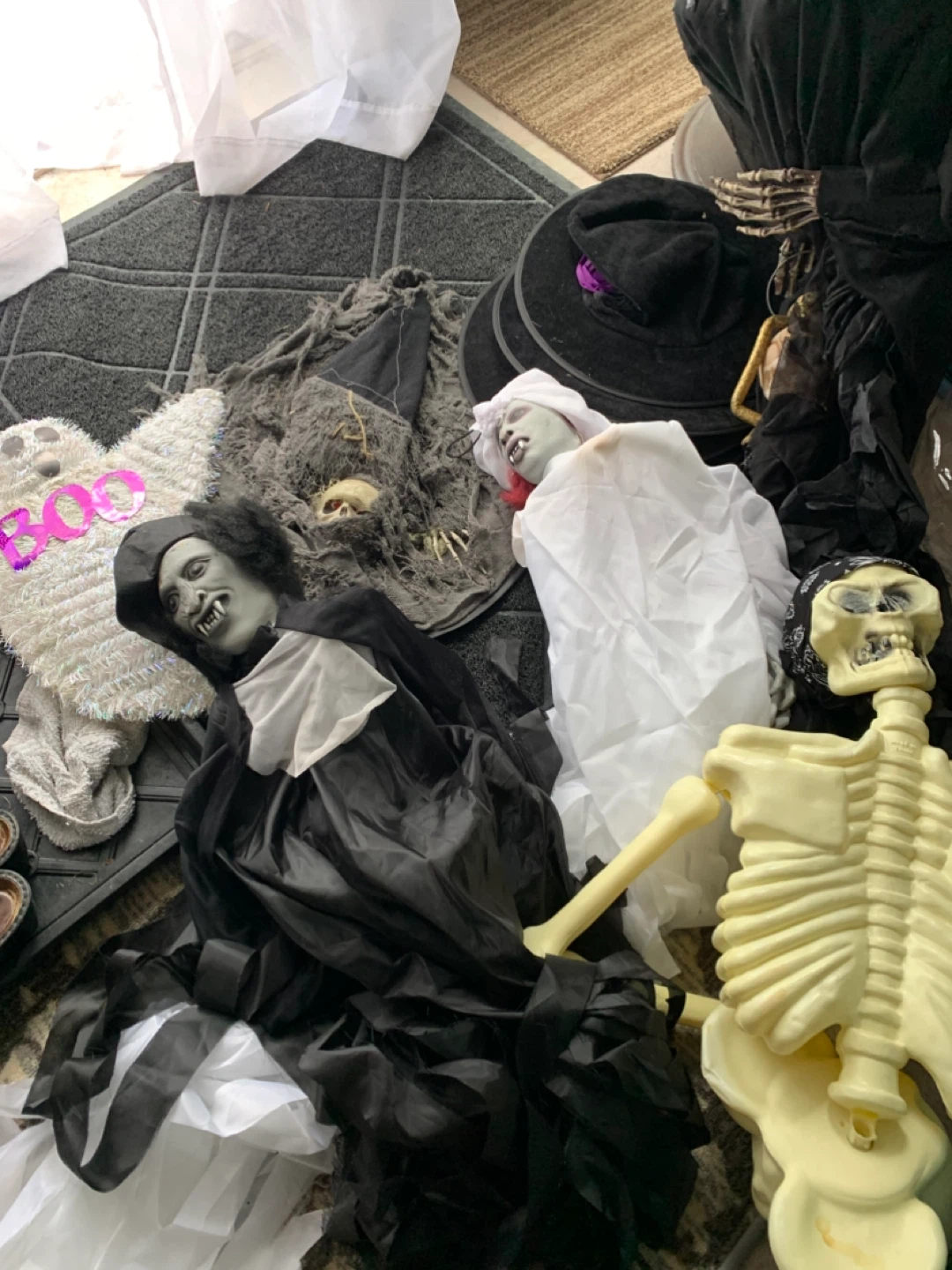 Halloween Decorations - photo 3