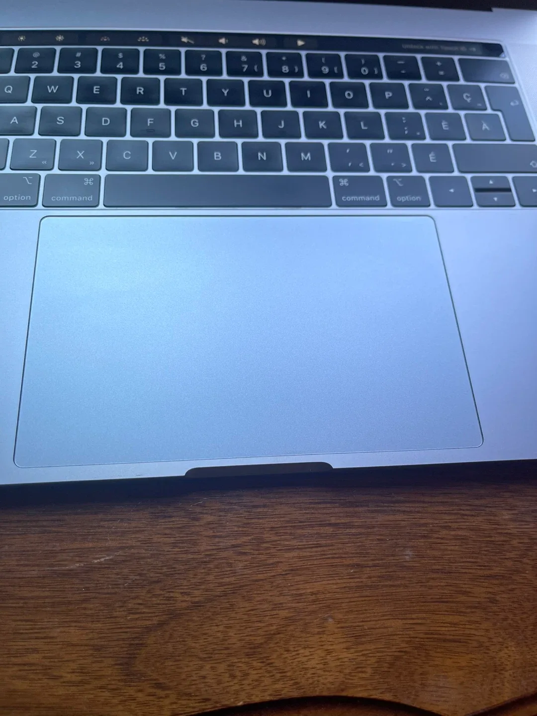 MacBook Pro 15.4″ (2019) i9 • 16GB • 1TB SSD • Mint image indicator(5)