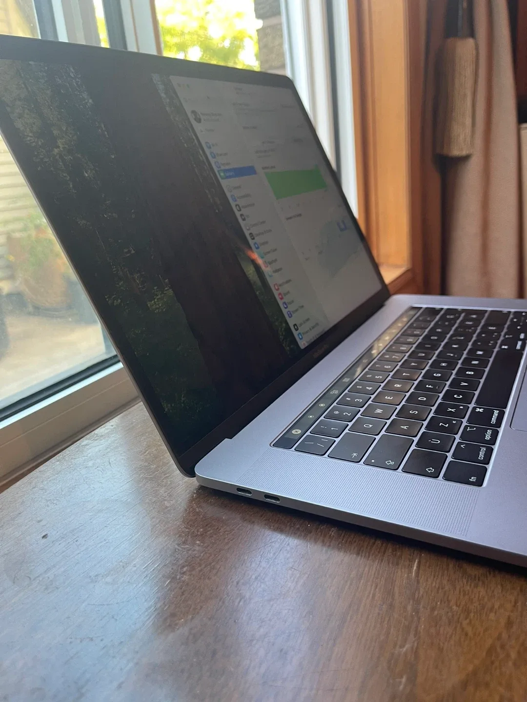 MacBook Pro 15.4″ (2019) i9 • 16GB • 1TB SSD • Mint image indicator(3)