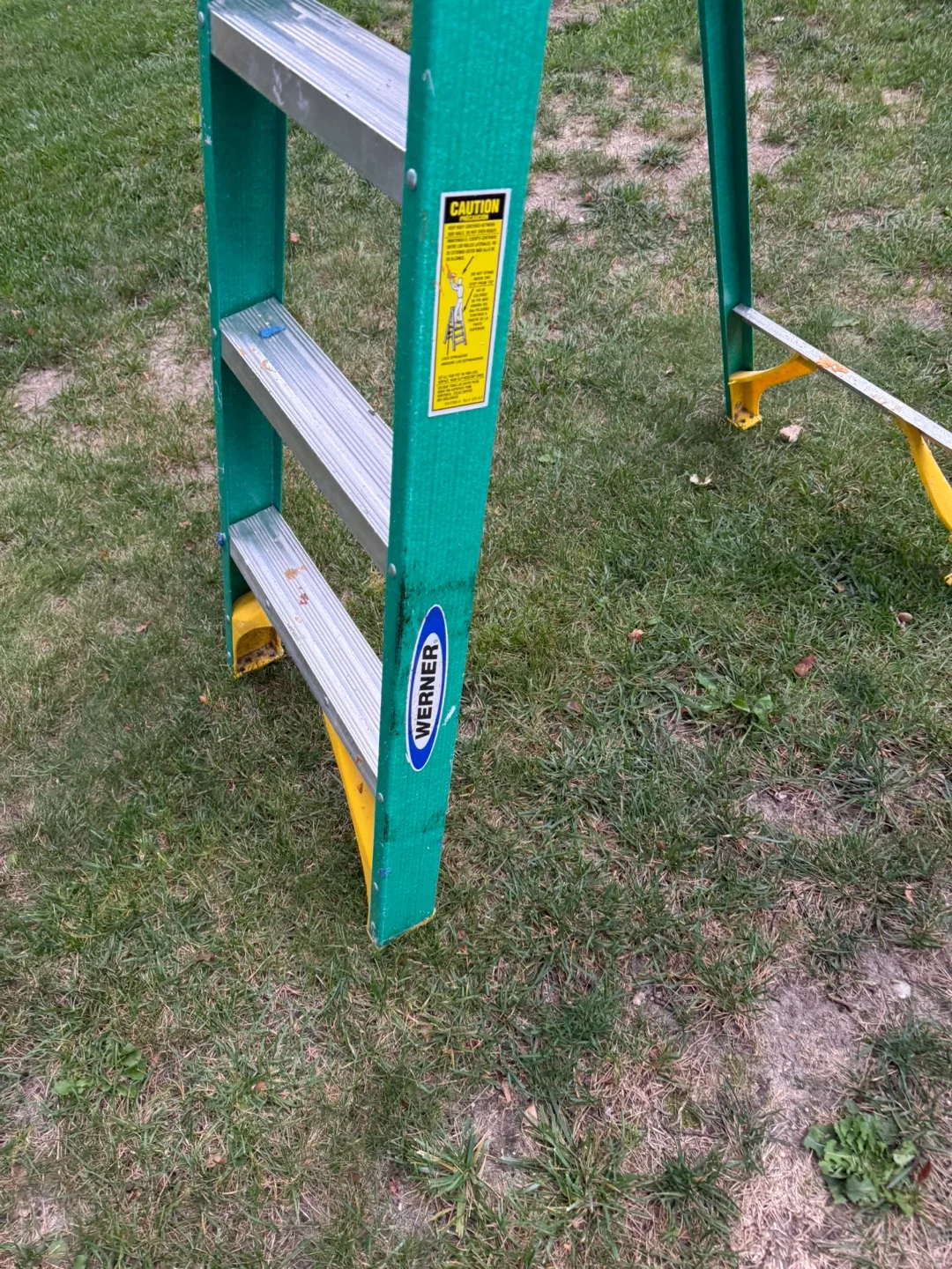 Werner 6 ft Ladder - 225 lbs Capacity image indicator(2)