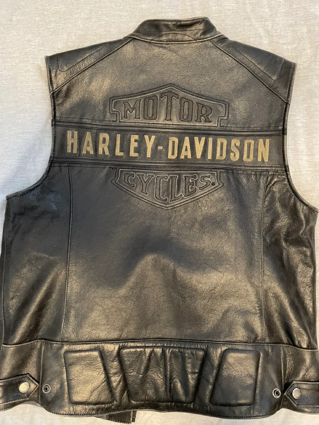 Harley-Davidson Genuine Motorclothes Leather Vest image indicator(2)