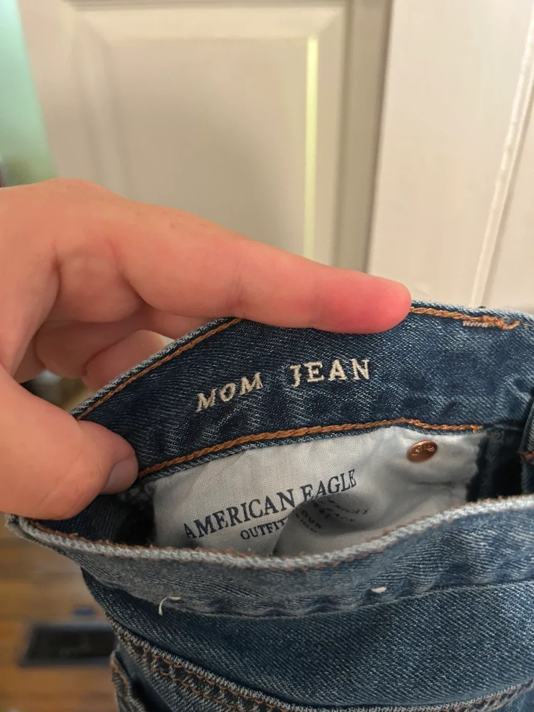 American Eagle Mom Jeans - Size 6 image indicator(4)