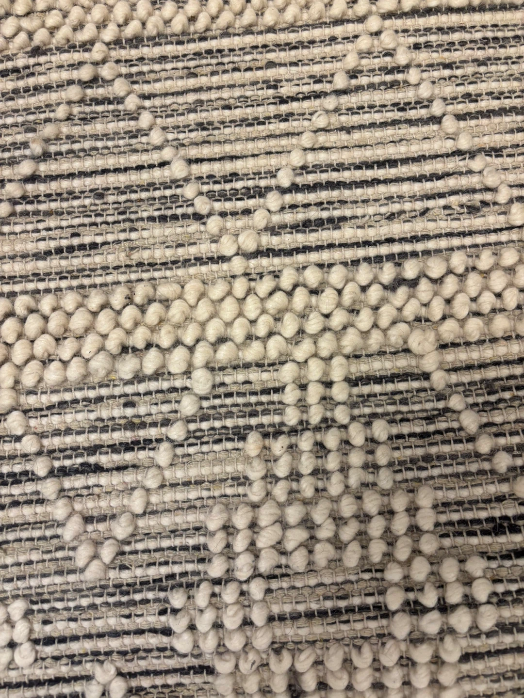 Beautiful Handmade Wool & Cotton Rug, 8x10 ft - photo 3