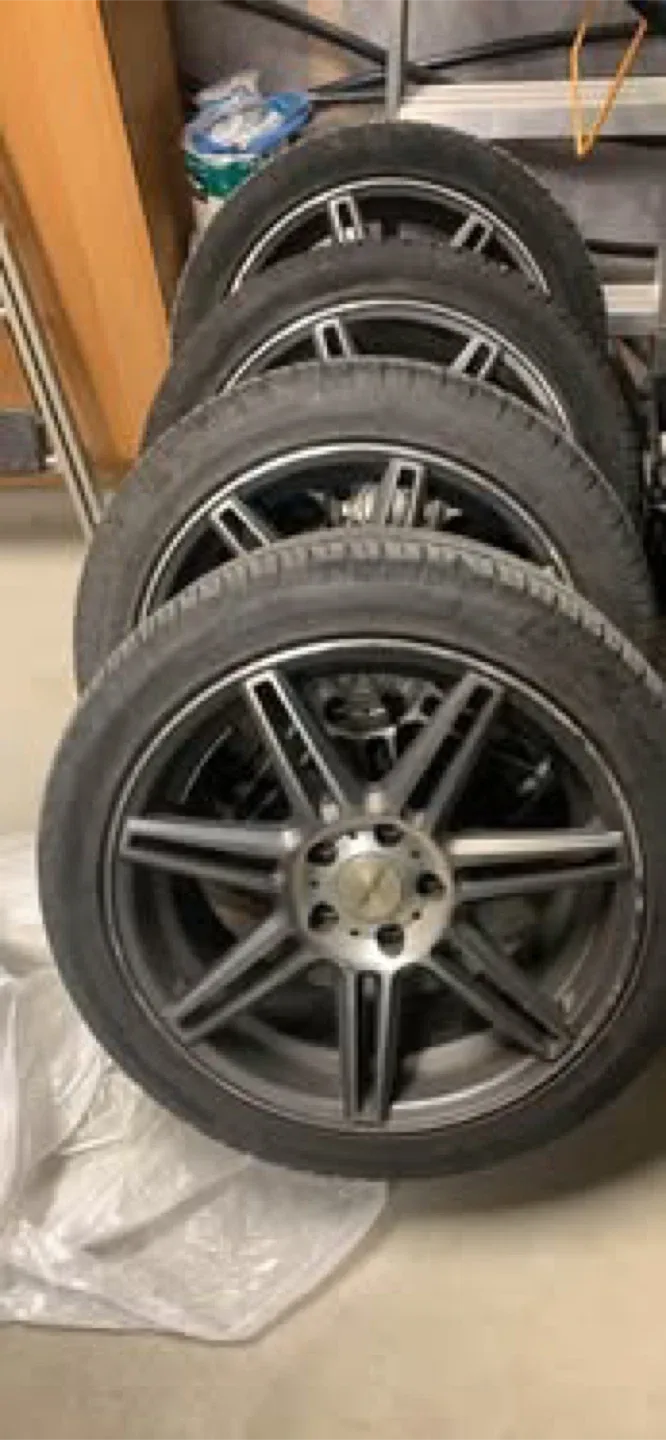 Set of 4 Tires 235/45ZR18 image indicator(3)