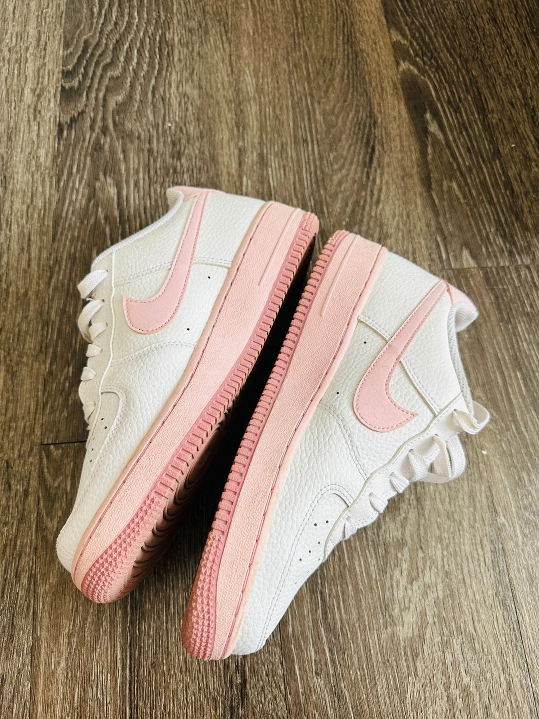 Nike Air Force 1 Low White/Pink Size 7 image indicator(2)